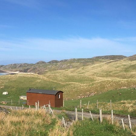 Eco Crofters Wagon By The Beach Oldshoremore Exterior photo