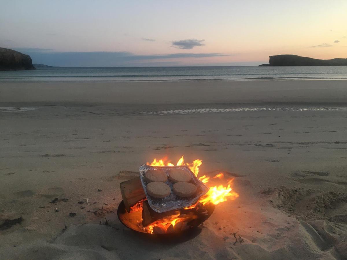 Eco Crofters Wagon By The Beach Oldshoremore Exterior photo