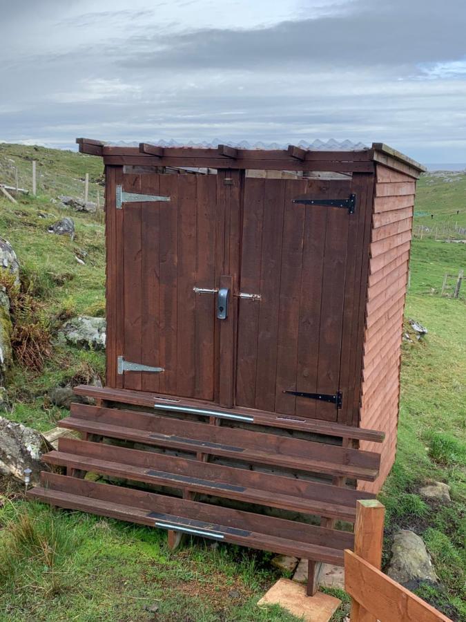 Eco Crofters Wagon By The Beach Oldshoremore Exterior photo