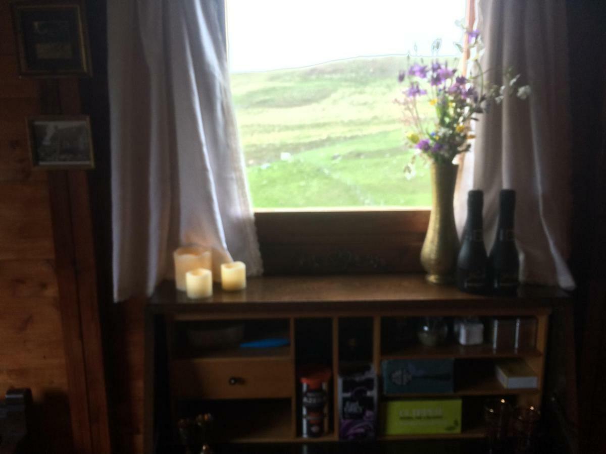 Eco Crofters Wagon By The Beach Oldshoremore Exterior photo